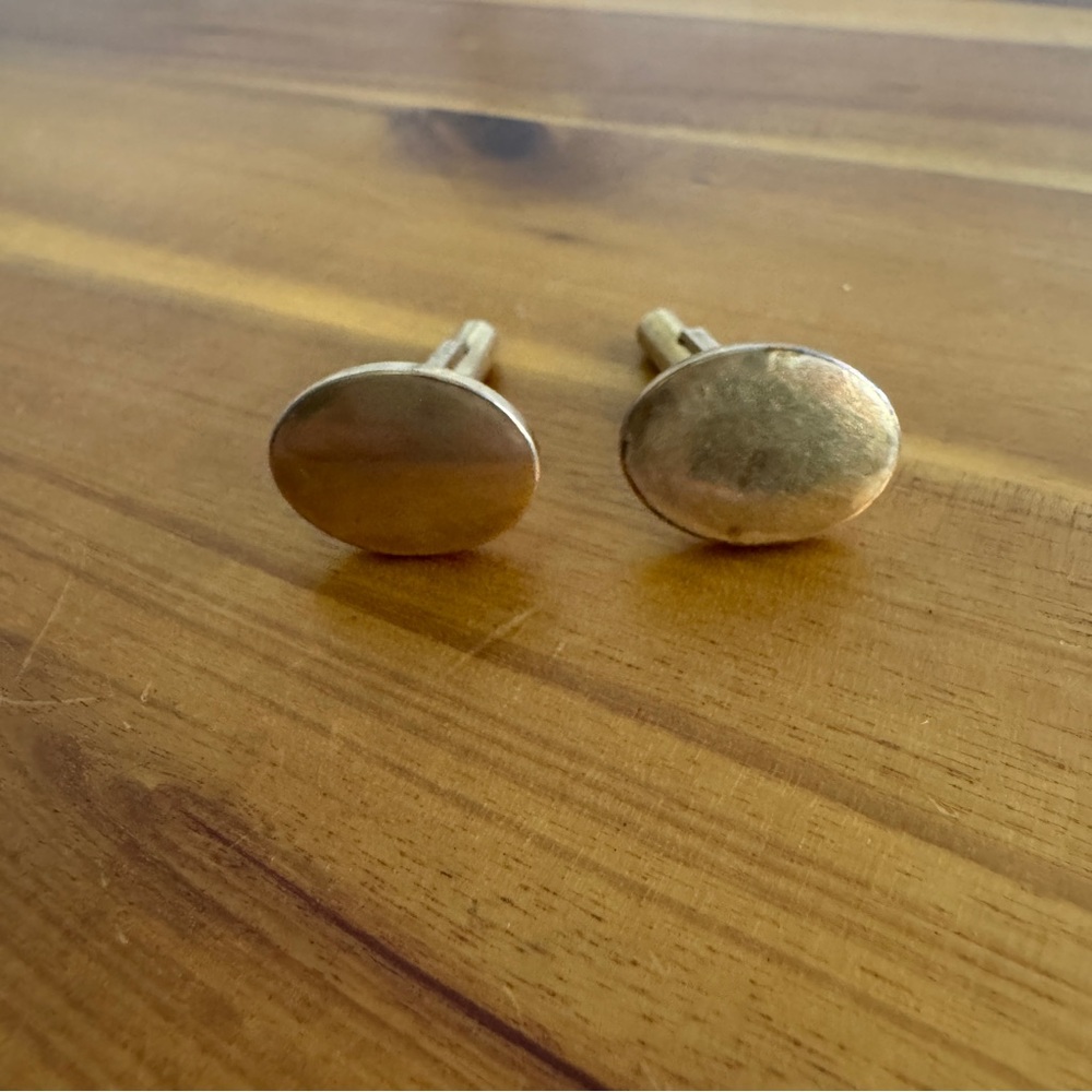 Krementz patented marked gold tone‎ oval cuff links